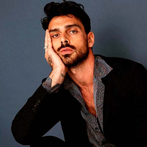 los mejores cortes de cabello hombre con barba en michele morrone